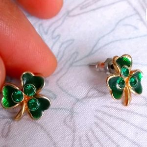 Emerald green shamrock gold earring